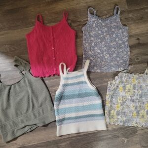 Abercrombie: 10 Tank Tops